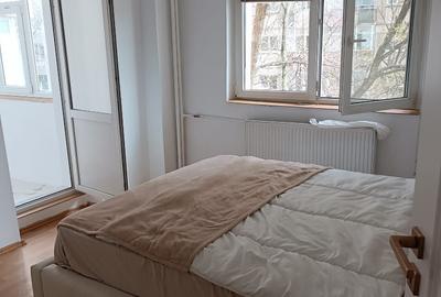 Apartament cu 3 camere semidecomandat, mobilat în Ghencea - 9