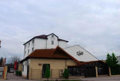 Spațiu comercial, de 1,000 mp, în Central - 8
