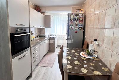 | Apartament cu 3 camere | Micro 16 | Mobilat si Utilat Complet | Etaj 3 | - 4