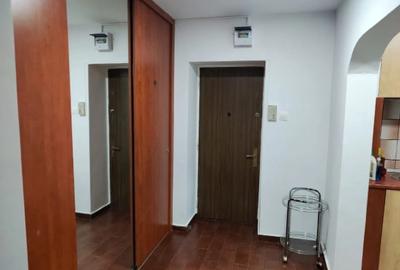 Calea 13 Septembrie Marriott,p/8, mobilat,utilat complet,geam baie,debara. - 5