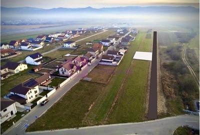 Teren Construcții intravilan de 500 mp, în Cristian - 1