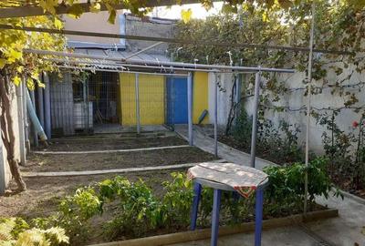 - Casa de vanzare pe str. Grivitei mobilata si utilata, aproape de str. General Eremia Grigorescu. - 12