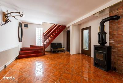 Casă cu 6 camere cu Teren 900 Mp în Mănăstirea Humorului