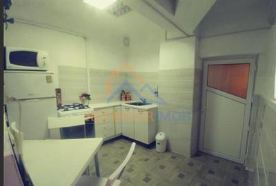 Apartament 3 camere de vanzare zona Unirii