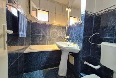 Apartament cu 3 camere decomandat, mobilat în Vasile Aaron - 10
