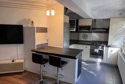 Apartament cu 3 camere decomandat în Podu Roș - 5
