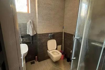 Casă cu 6 camere cu Teren 300 Mp în Central