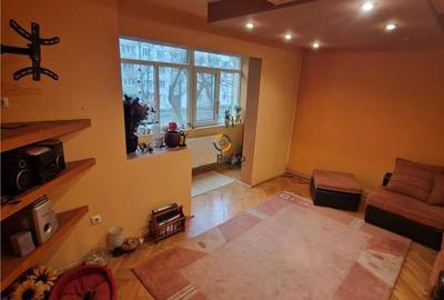 Apartament cu 4 camere decomandat în Circumvalațiunii - 8