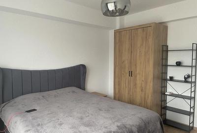 Apartament cu 2 camere decomandat în Tractorul - 3