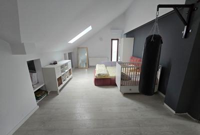 Duplex P+E+M ,suprafata teren 350mp,amprenta 102mp,construita 306mp,utilata/mob - 30
