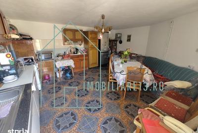 Casă cu 5 camere cu Teren 3502 Mp în Central - 3