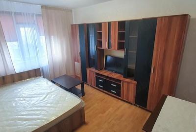 Garsonieră decomandată în Central - 2