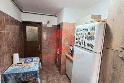 Apartament cu 3 camere decomandat în Casa de Cultură - 3