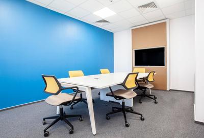 Spațiu de birou privat pentru 4 persoane în Regus Sun Business Centre - 1