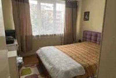 Apartament cu 2 camere semidecomandat, mobilat în Central