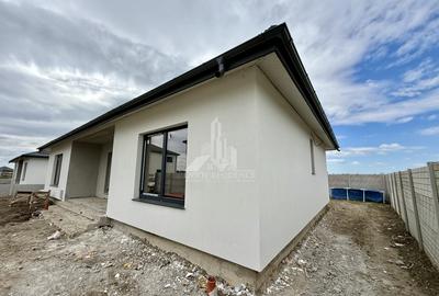 Casă individuală cu 4 camere cu Canalizare în Domnești - 9