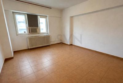 Apartament cu 5 camere decomandat în P-ța Unirii