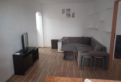 Apartament cu 2 camere semidecomandat în Central - 1