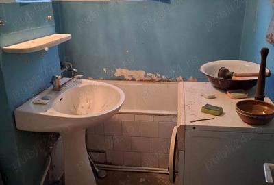 Apartament cu 3 camere decomandat în Govândari