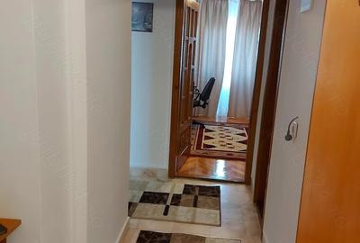 Apartament cu 3 camere decomandat în Complex Studențesc - 1