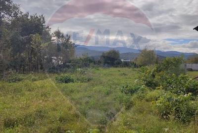 Teren Construcții intravilan de 1100 mp, în Vest - 2