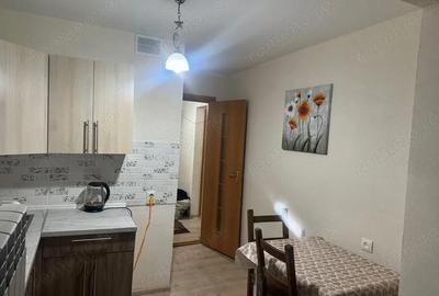 Garsonieră decomandată în Romană - 1