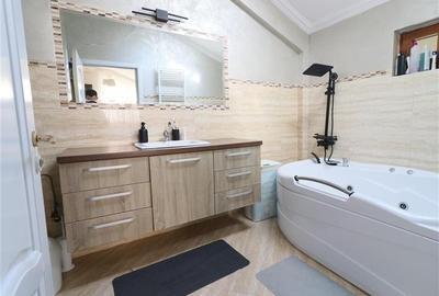 Apartament cu 3 camere decomandat, mobilat în Nicolina - 16