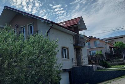 Casă cu 4 camere în Central - 1