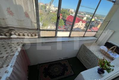Apartament cu 4 camere semidecomandat, mobilat în Micro 8 - 1