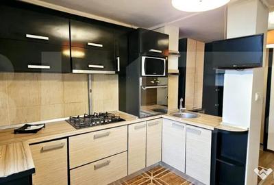 Apartament cu 3 camere decomandat, mobilat în Lenin