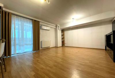 Apartament cu 3 camere decomandat în Titan