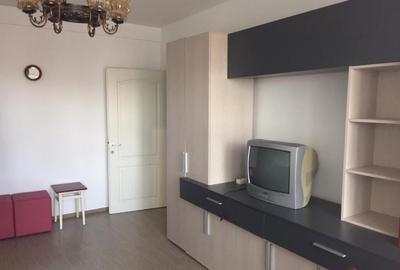 Apartament cu 2 camere decomandat în Centrul Civic