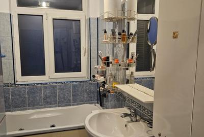 Apartament 2 camere mobilat si utilat cu centrala proprie de apartament etaj 3/5 - 11