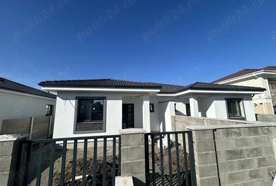 Casă cu 3 camere cu Teren 315 Mp în Moșnița Veche