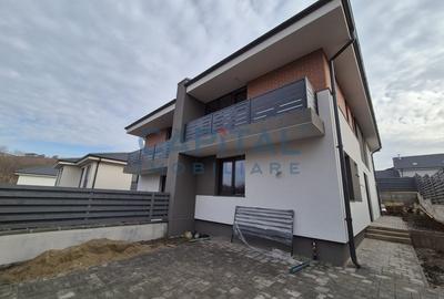 Case cuplate, panouri fotovoltaice, central Dezmir - 7