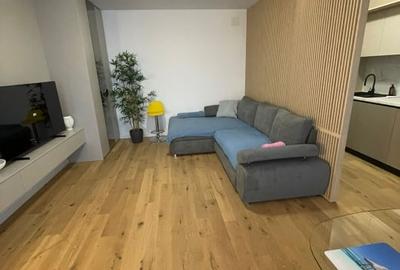 Apartament cu 3 camere decomandat, mobilat în Constructorilor