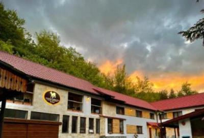 Pensiune de vanzare, 600 mp, pe malul lacului Firiza - 5