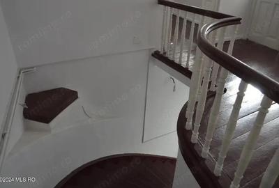 Pitesti - Targul din Vale, Birouri de inchiriat la etaj, 163 mp utili - 3