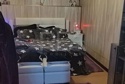 Casă cu 10 camere cu Teren 633 Mp în Domnești - 9