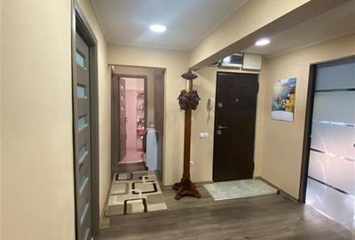 Apartament cu 4 camere decomandat în Rogerius
