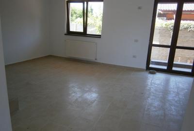 Casă cu 4 camere în Sud