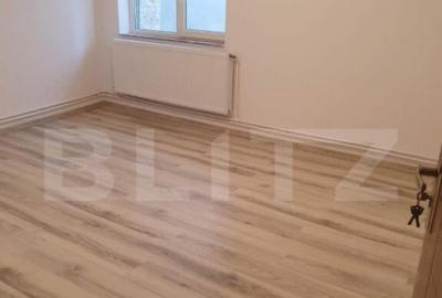 Casă cu 7 camere cu Teren 260 Mp în Central