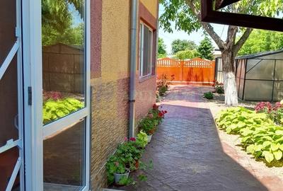 Casă cu 7 camere cu Teren 500 Mp în Central - 3