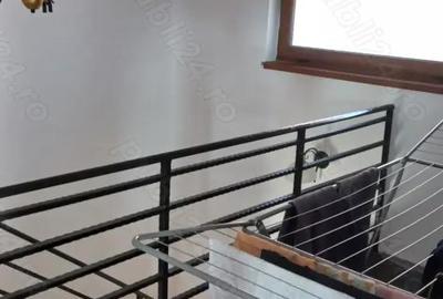 Casă cu 3 camere cu Teren 751 Mp în Cuvin - 1