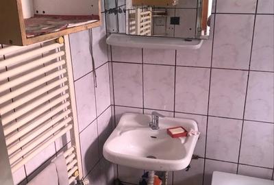 Garsonieră decomandată în Plopilor