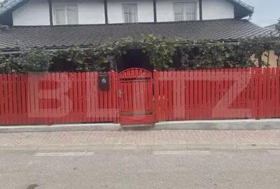 Casă cu 8 camere cu Teren 1000 Mp în Central - 8