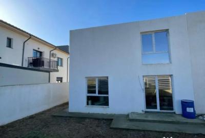 Casă cu 4 camere cu Teren 245 Mp în Central - 2