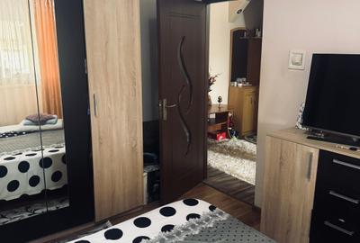 Apartament cu 2 camere decomandat în Plăvăț II - 6