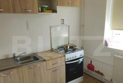 Apartament de vanzare, cu 2 camere, 33 mp, zona Piata 1 Mai - 11