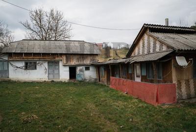 Casă individuală cu 5 camere cu Canalizare în Strugari - 1